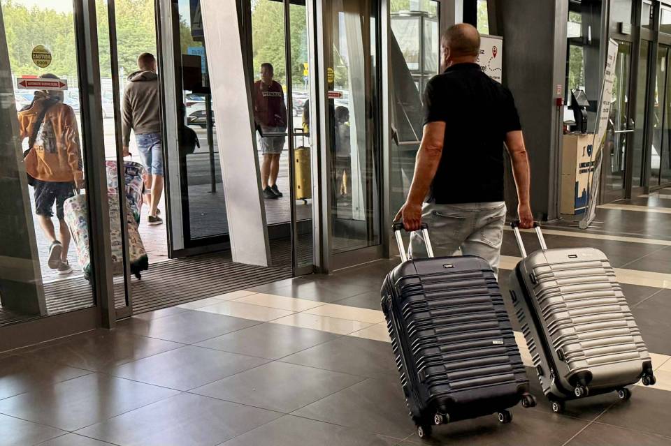 Rewolucja w pakowaniu! Na pokład tego samolotu bezpłatnie zabierzesz większy bagaż podręczny!