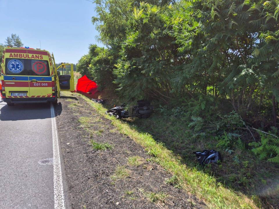 Śmiertelny wypadek w gminie Piątek. Na DW 702 zginął motocyklista [Foto]