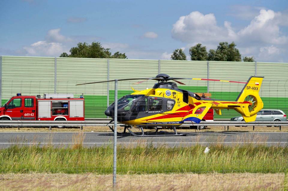 Karambol na A2: W Michałówku zderzyło się siedem pojazdów. W akcji śmigłowiec LPR-u